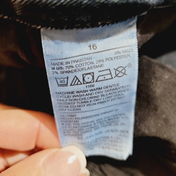 Old Navy Rockstar Super Skinny Jeans Woman's Size 16 Mid Rise Slimming Stretch - Picture 8 of 8